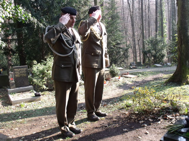 Památku Milana Štěrby dnes na hřbitově v pražském Motole uctili zástupci Vojenské policie