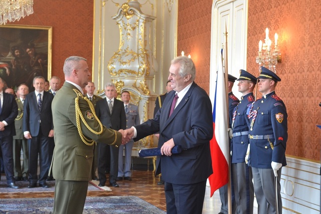 Generálporučík Miroslav Žižka - vojenský představitel České republiky při NATO a EU 