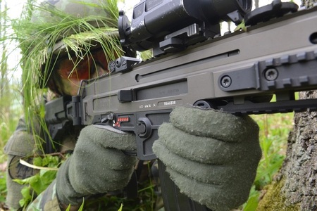 Podívejte se na video: 4. brigáda rychlého nasazení cvičí na Doupově