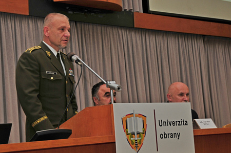 Budoucí důstojníci generálního štábu zahájili studium na Univerzitě obrany