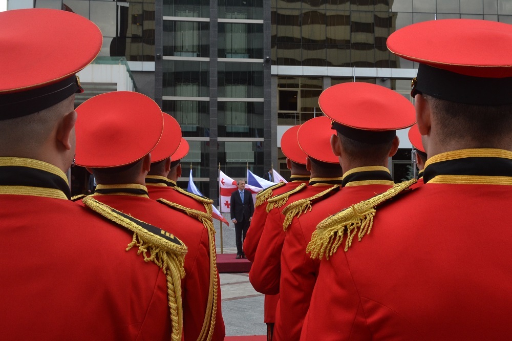 Nechybělo ani nastoupení gruzínské čestné stráže