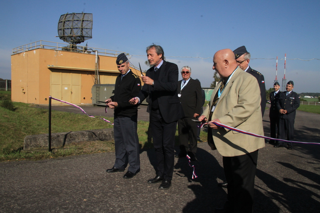 Slavnostní přestřižení pásky 