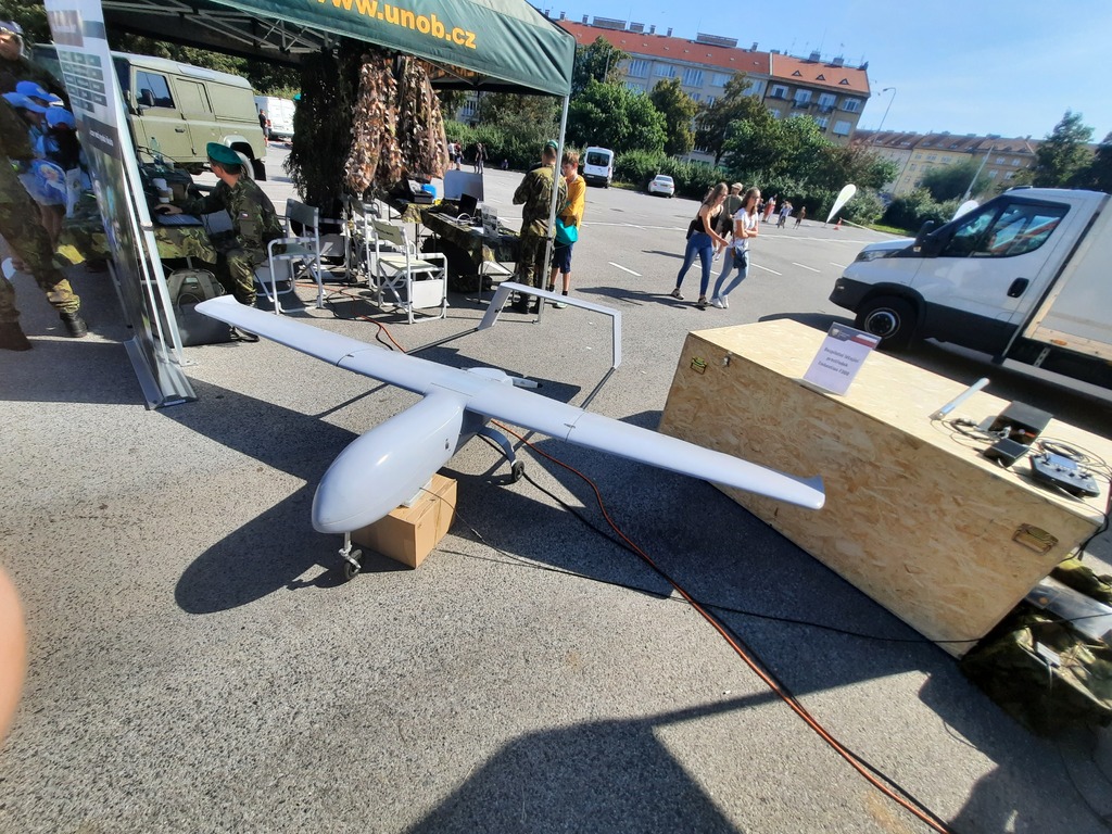Bezpilotní létající prostředek Embention F300