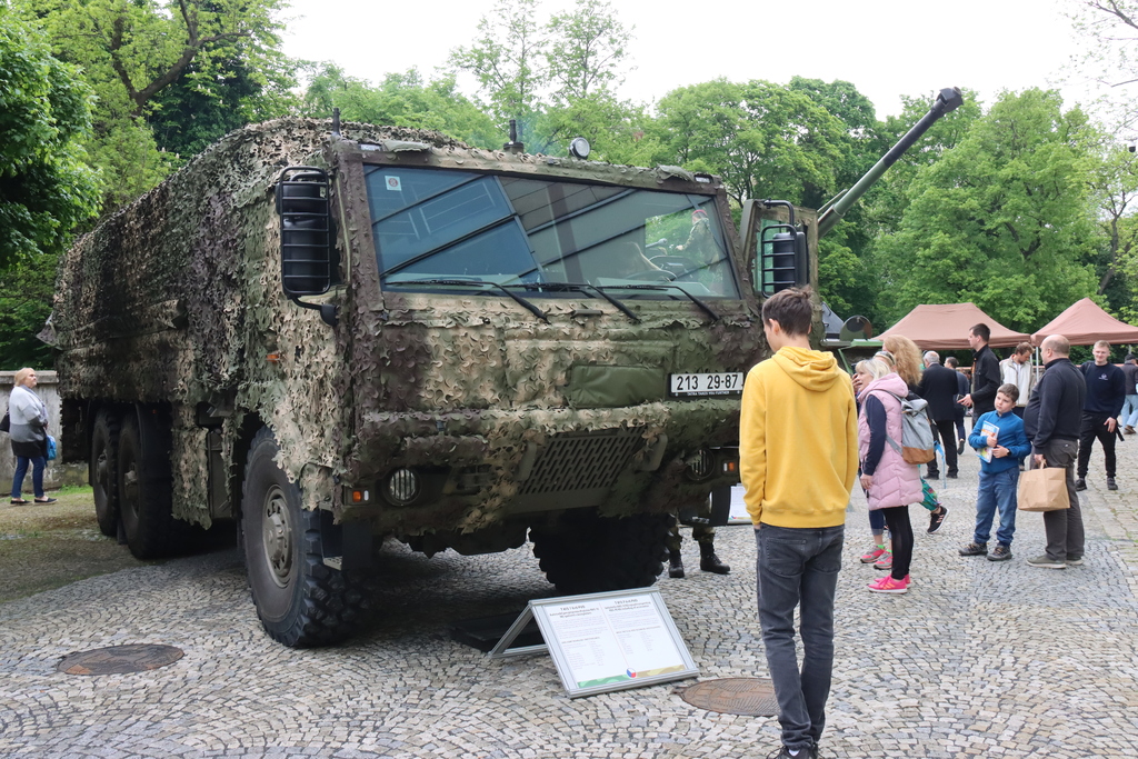 Z Army Dne na Floře