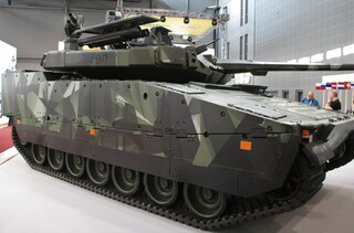 Dceřinka LOM PRAHA VR Group vyrobí pro armádu simulátory obrněnců CV90
