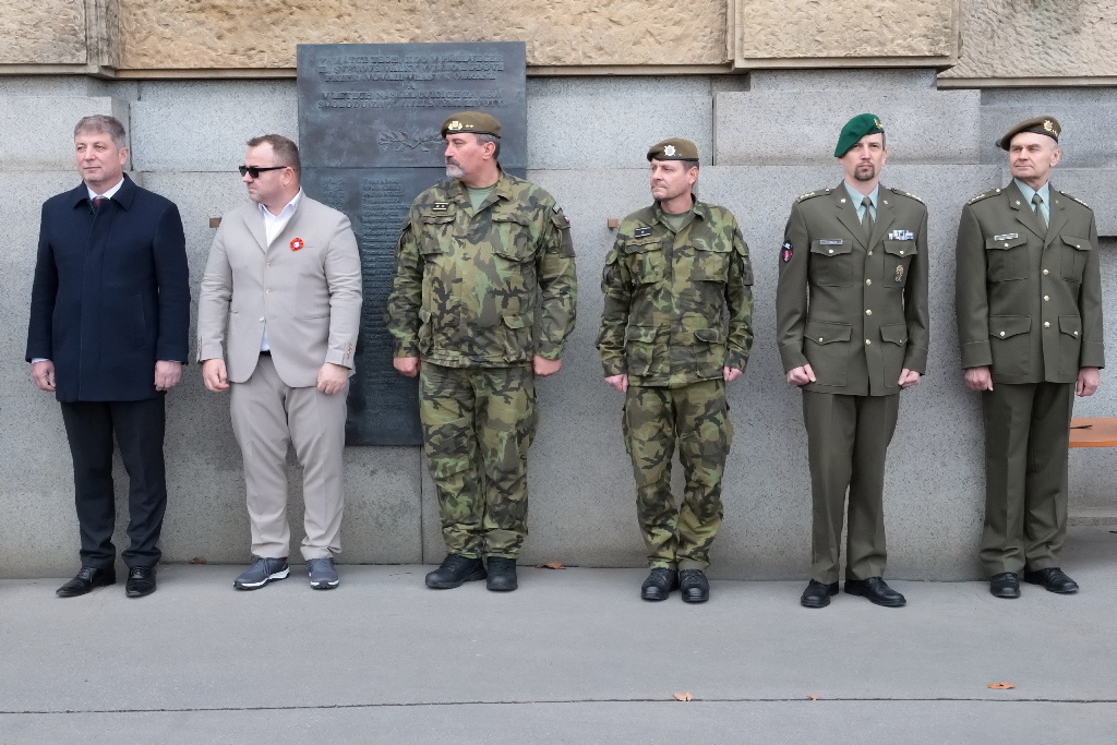 „Historie a současnost vojenského opravárenství“