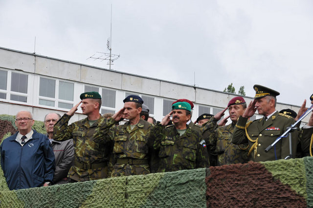 Čestní hosté na tribuně v Táboře