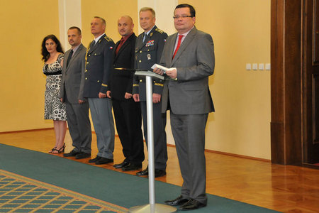 Ministr obrany Alexandr Vondra při projevu k veteránům