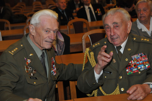 Přímí účastníci bojů 2. světové války v hlavním sále MO