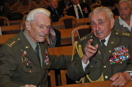 Přímí účastníci bojů 2. světové války v hlavním sále MO