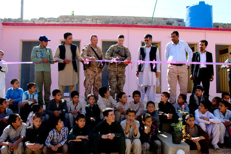 Stonožka pomohla zlepšit životní podmínky v afghánském sirotčinci