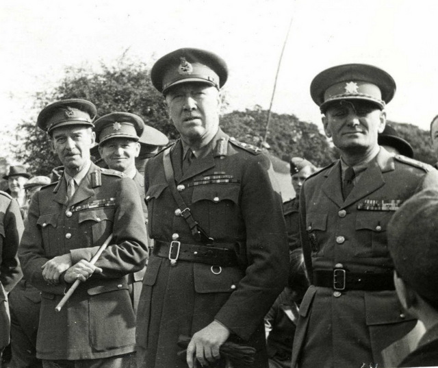 S britskými důstojníky na návštěvě u československých pozemních jednotek 2