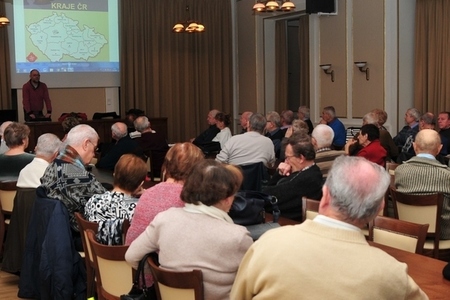 Kurzy třetího věku na Univerzitě obrany předávají vědomosti i nejstarší generaci