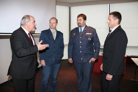 Gen. Moutsiakis s delegáty AČR