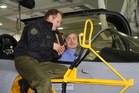 Ministr obrany Martin Stropnický v kabině letounu JAS-39 Gripen
