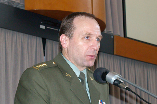 Kandidát na rektora plukovník prof. Ing. Bohuslav Přikryl, Ph.D., představil svůj volební program