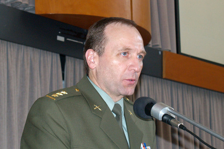 Kandidát na rektora plukovník prof. Ing. Bohuslav Přikryl, Ph.D., představil svůj volební program