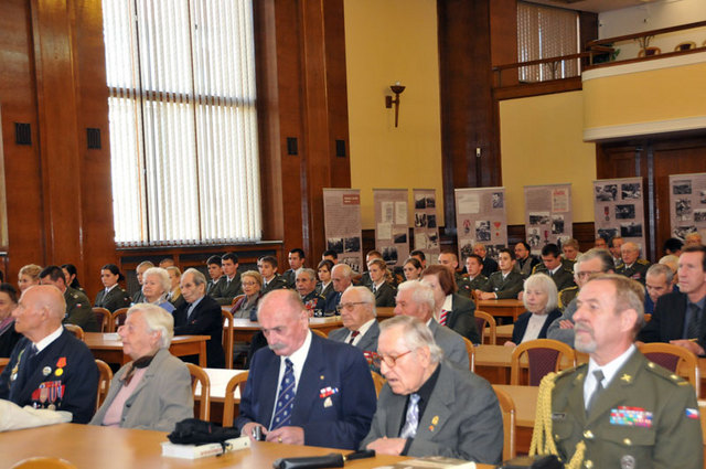 Pohled do hlavního sálu Mo ČR - čtvrtek 11. října 2012