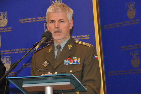 Náčelník GŠ AČR generálporučík Petr Pavel při tiskové konferenci na Ministerstvu obrany ČR