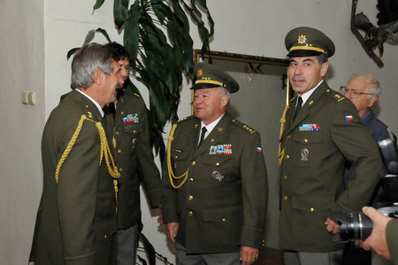 Každého účastníka osobně přivítali podplukovníci Miroslav Marek a Stanislav Švidek