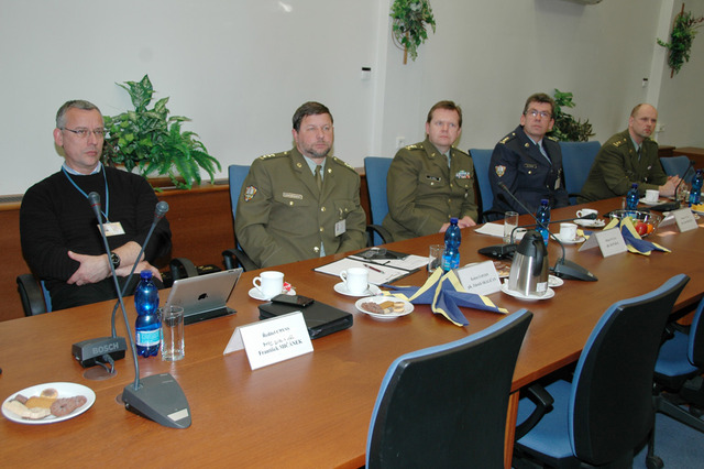  Představitelé vedení součástí Univerzity obrany 