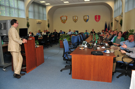 Experti NATO řešili na Univerzitě obrany, jak se bránit proti dronům