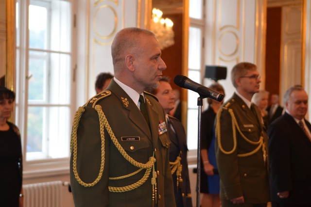 Za nově jmenované generály promluvil generálporučík Jiří Baloun