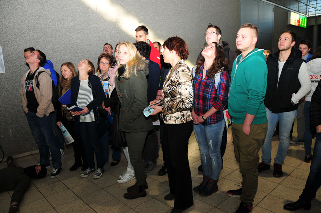 Návštěvníci expozice během prezentace 