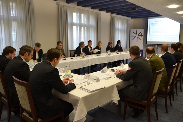 Účastníci jednání Seniorní skupiny V4