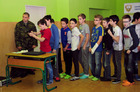 Zájemci o střelbu z laserové pistole