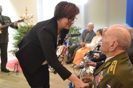 Náměstkyně ministra obrany Alena Netolická se setkala s válečnými veterány
