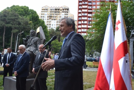 Ministr obrany Martin Stropnický při svém projevu při odhalení sochy Václava Havla