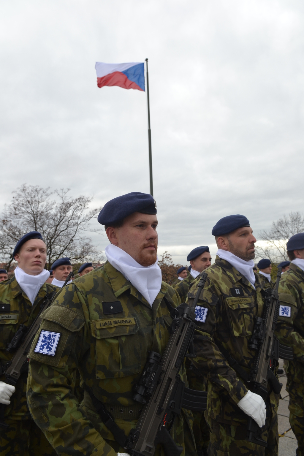 Nastoupené jednotky slavnostní přehlídkou k 99. výročí vzniku Československa připomněli odkaz legionářů