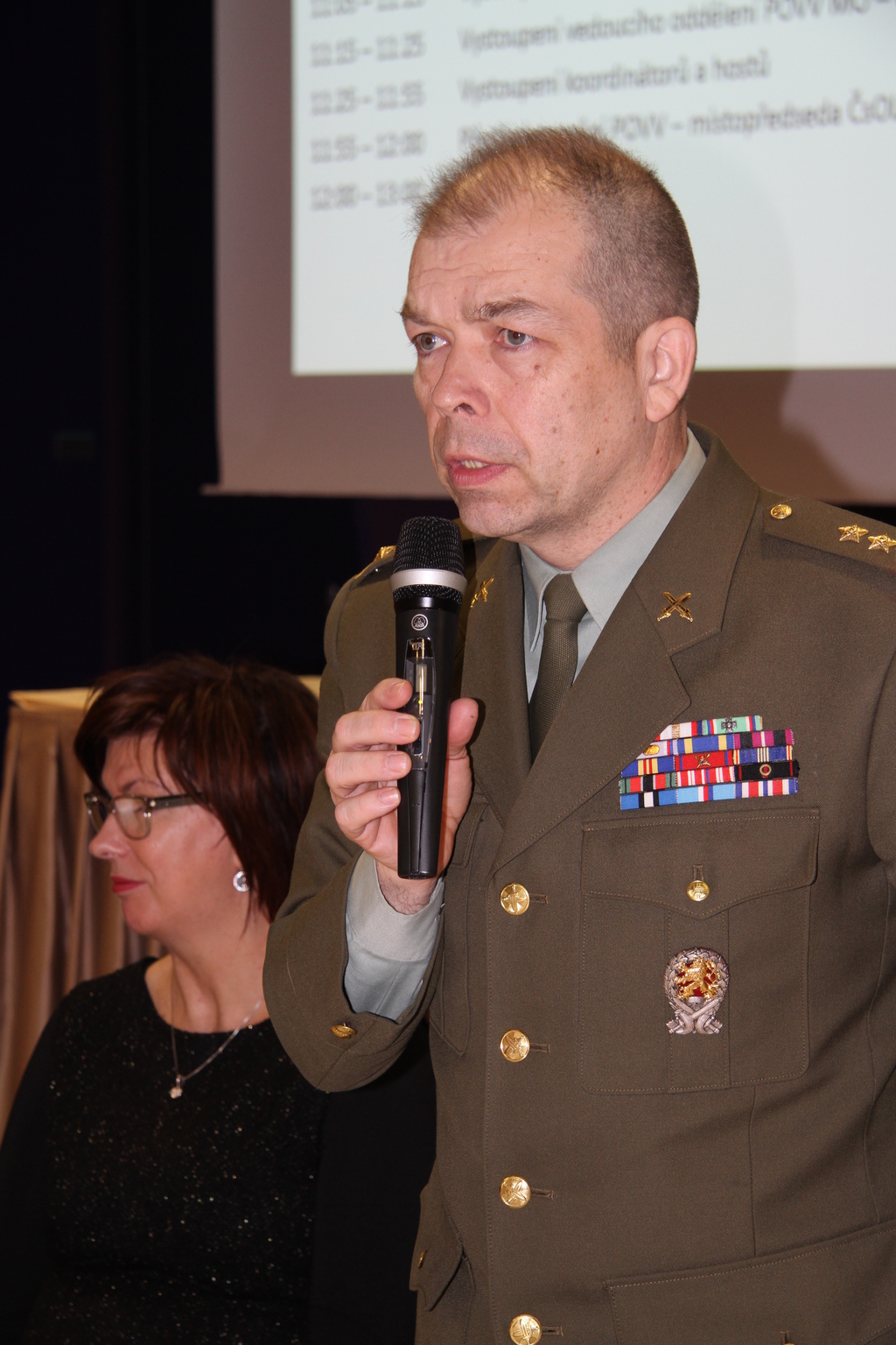 Ředitel odboru péče o válečné veterány plukovník gšt. Eduard Stehlík 