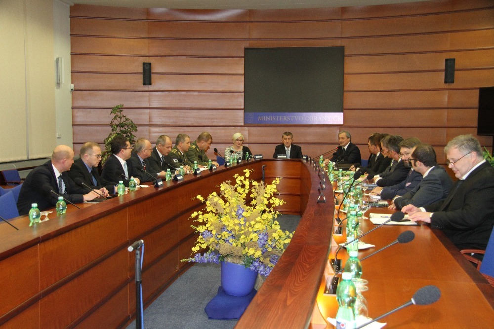 První setkání ministryně obrany Karly Šlechtové s kolegiem ministryně obrany