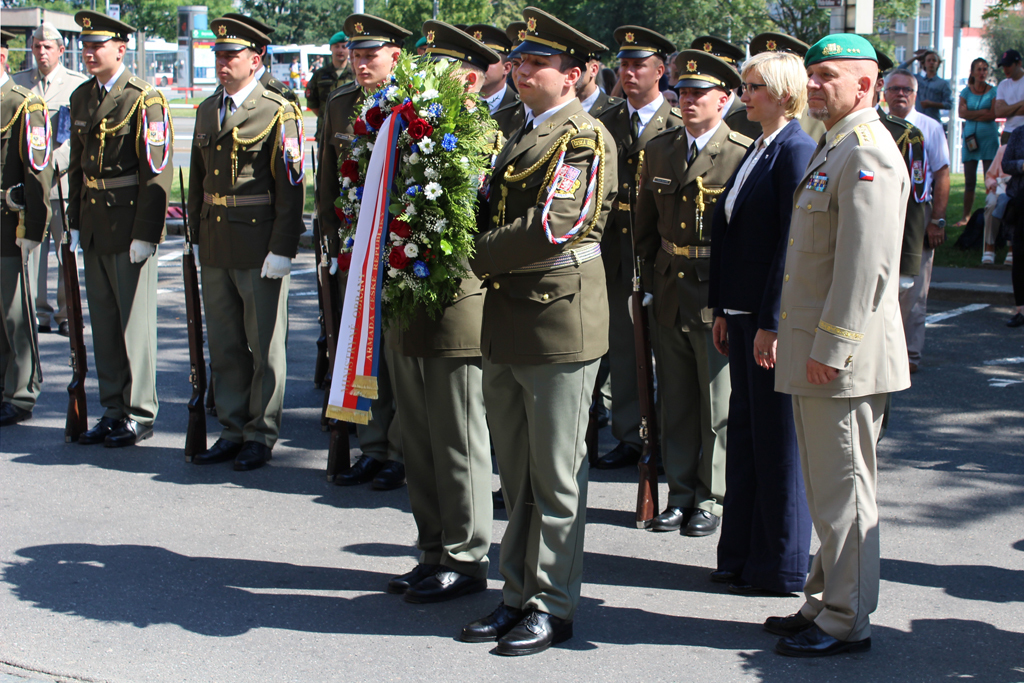 Ministryně obrany Karla Šlechtová a generálporučík Jiří Baloun