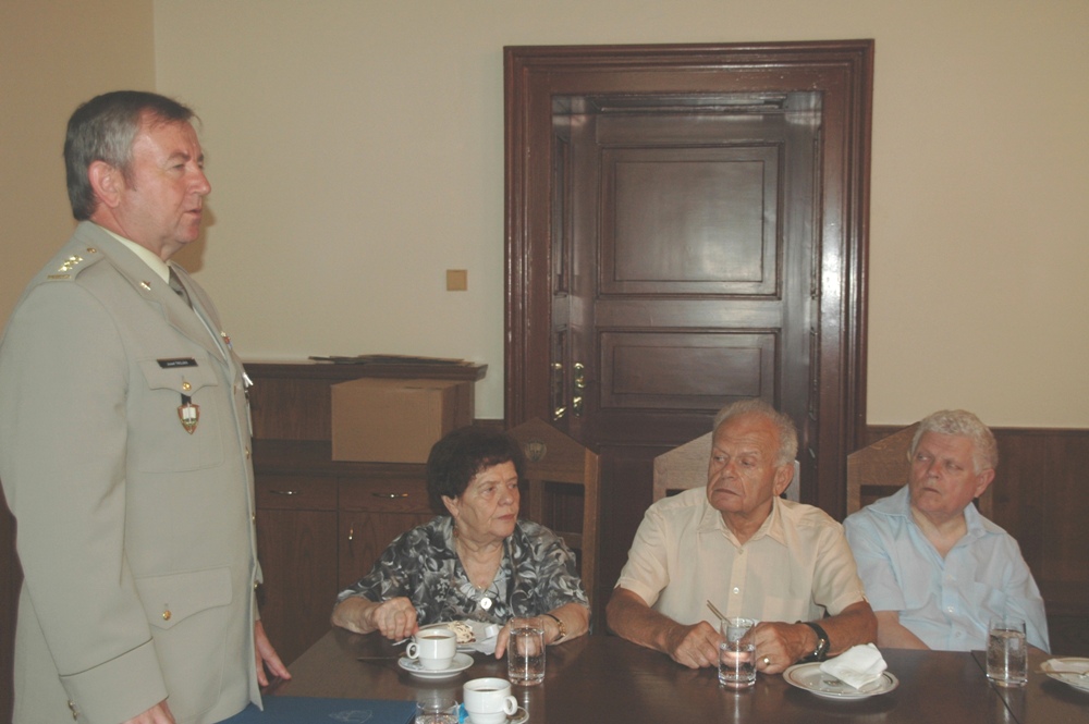 Představitele partnerských sdružení a organizací přivítal zástupce rektora plk. gšt. Josef Trojan