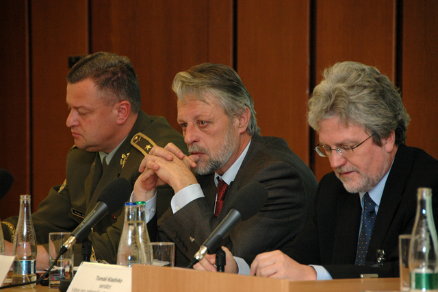Konference se zúčastnili i politici: František Bublan (uprostřed) a Tomáš Kladívko (vpravo)