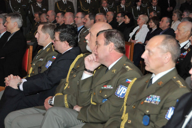Účastníci slavnostního shromáždění v síni Národního památníku na Vítkově 5