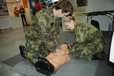 Učební trenažér resuscitace základních životních funkcí
