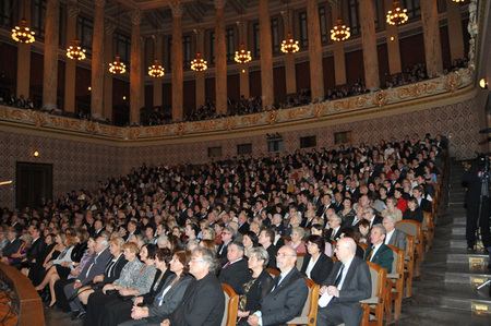 Hosty zaplněná Dořákova síň pražského Rudolfina