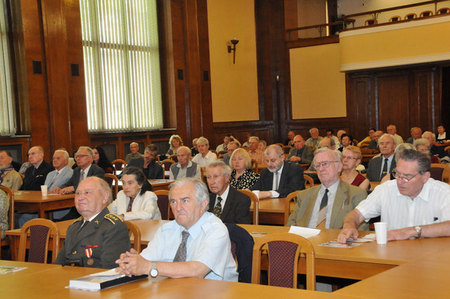 Účastníci shromáždění v hlavním sále MO ČR (1)
