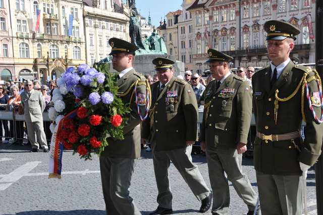 Památku hrdinů Květnového povstání českého lidu  položením věnce uctili představitelé Českého svazu bojovníků za svobodu