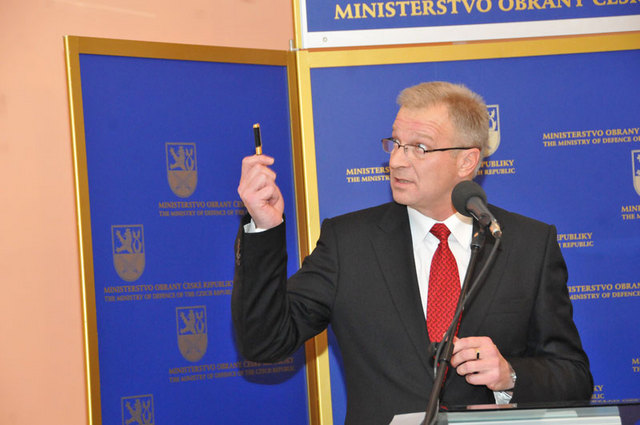 První náměstek ministra obrany Vlastimil Picek hovořil především o budoucí podobě rezortu Ministerstva obrany ČR