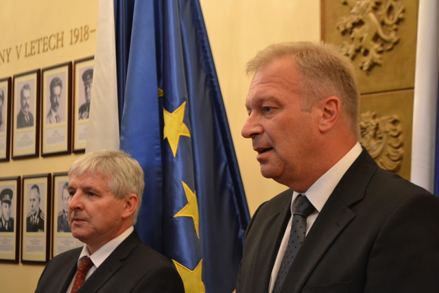 Ministr obrany Vlastimil Picek hovoří o svých nejbližších úkolech
