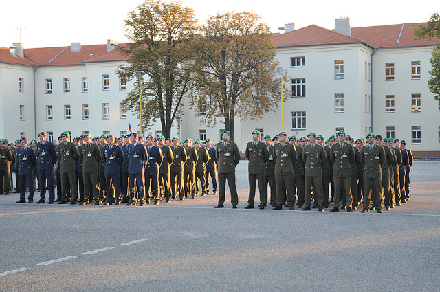 Studenti UO na slavnostním nástupu