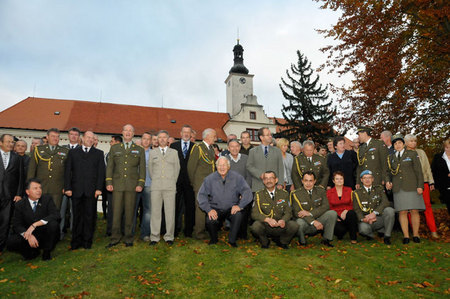 K setkání patří tradiční společné fotografování