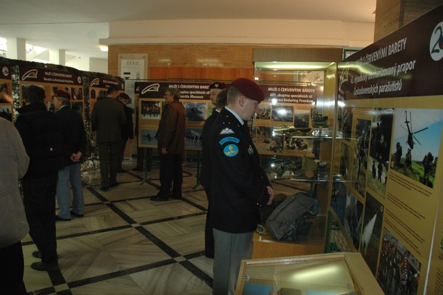  Vernisáž výstavy Muži s červenými barety