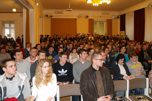 Zájemci o studium na Fakultě ekonomiky a managementu UO