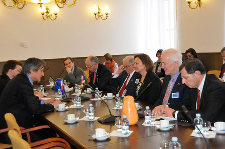 Ministr obrany se setkal s delegací amerického Kongresu